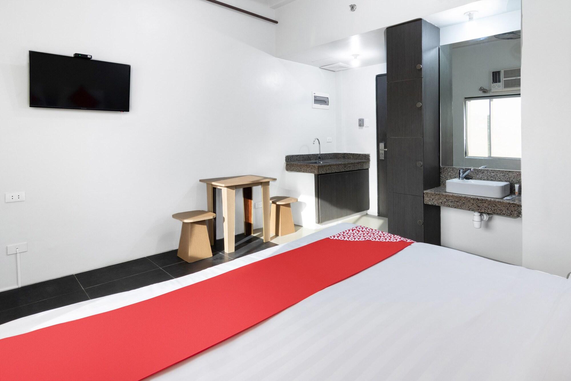 Oyo 136 Regal Residences Quezon City Exterior foto