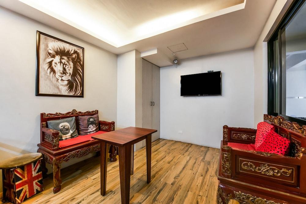 Oyo 136 Regal Residences Quezon City Exterior foto