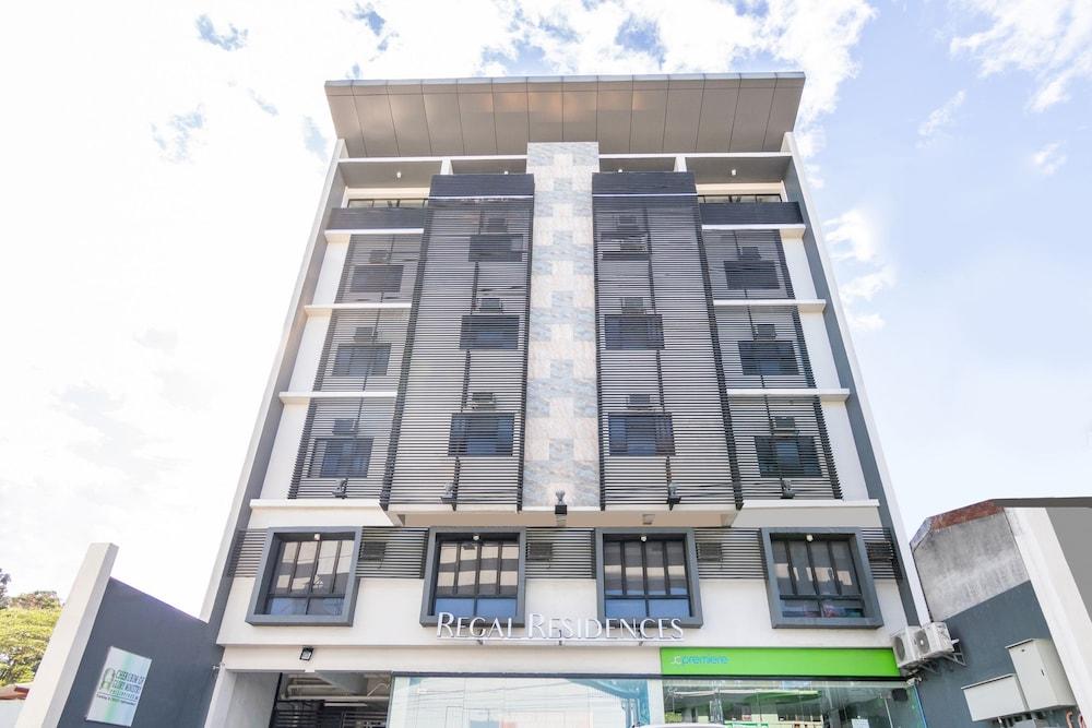 Oyo 136 Regal Residences Quezon City Exterior foto