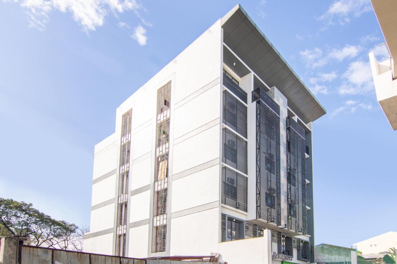 Oyo 136 Regal Residences Quezon City Exterior foto