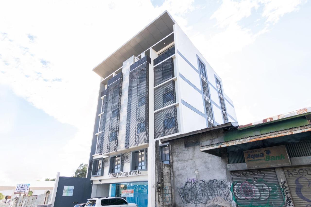 Oyo 136 Regal Residences Quezon City Exterior foto